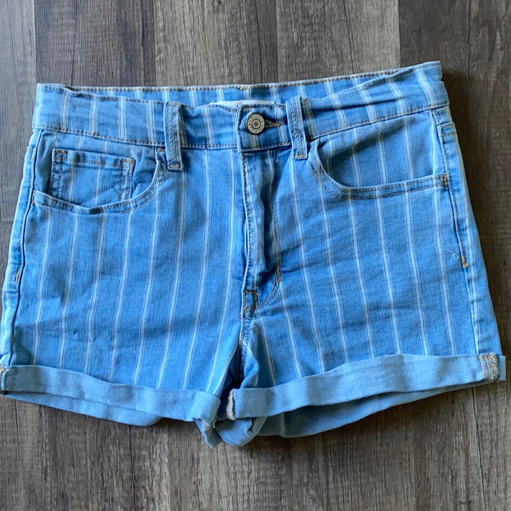 PacSun jean shorts size 26